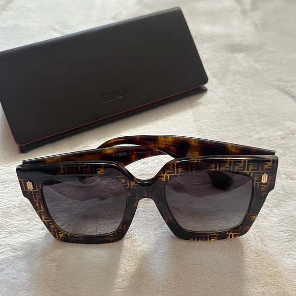 Fendi Roma FF Logo Square Sunglasses Tortoiseshell Brown w/ Case & Auth Card - Picture 3 of 6